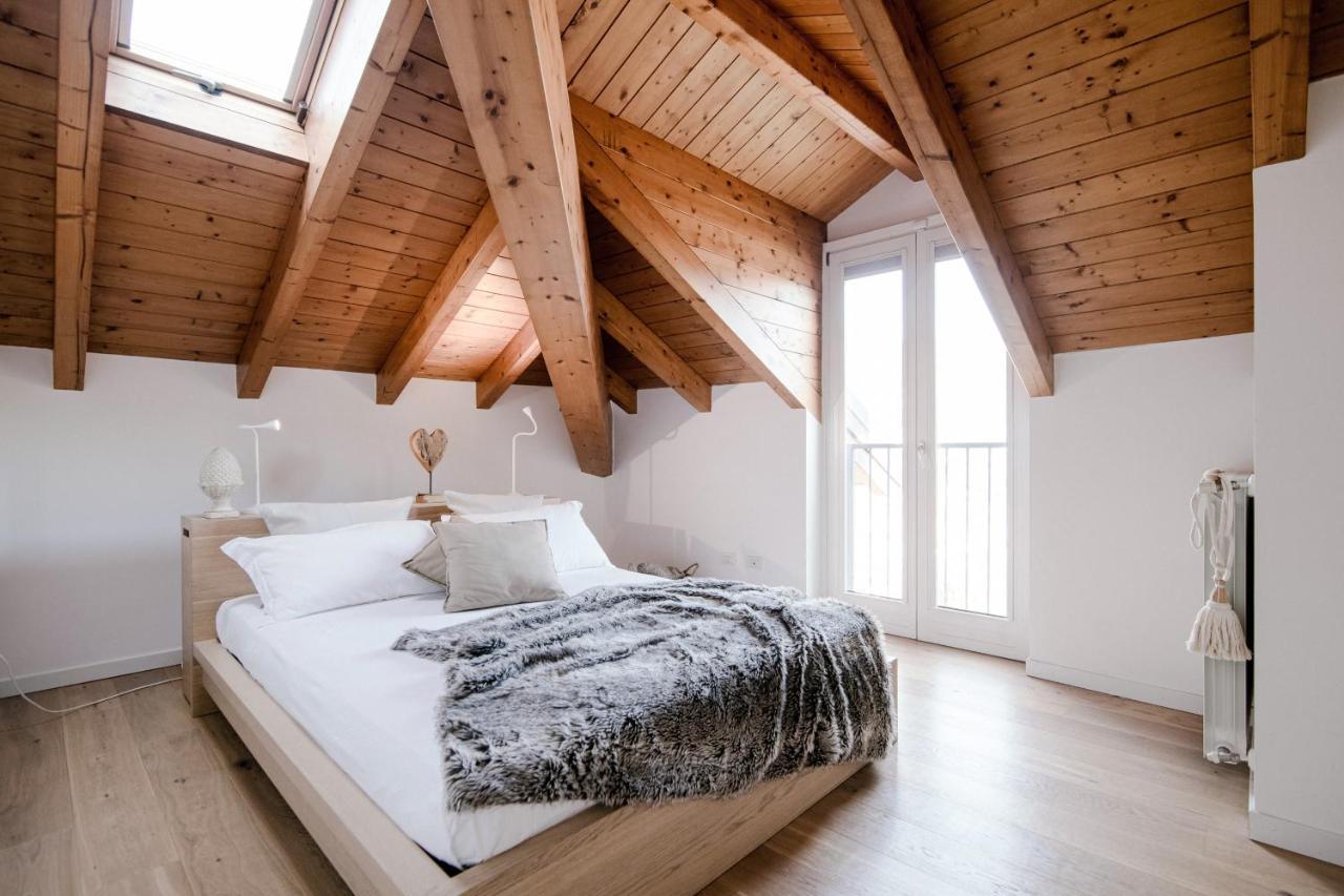 Modern Luxury Attic - Bymyhomeinโกโม ภายนอก รูปภาพ